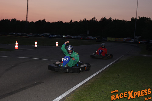 De eerste kwam over de meet bij het vallen van de avond...